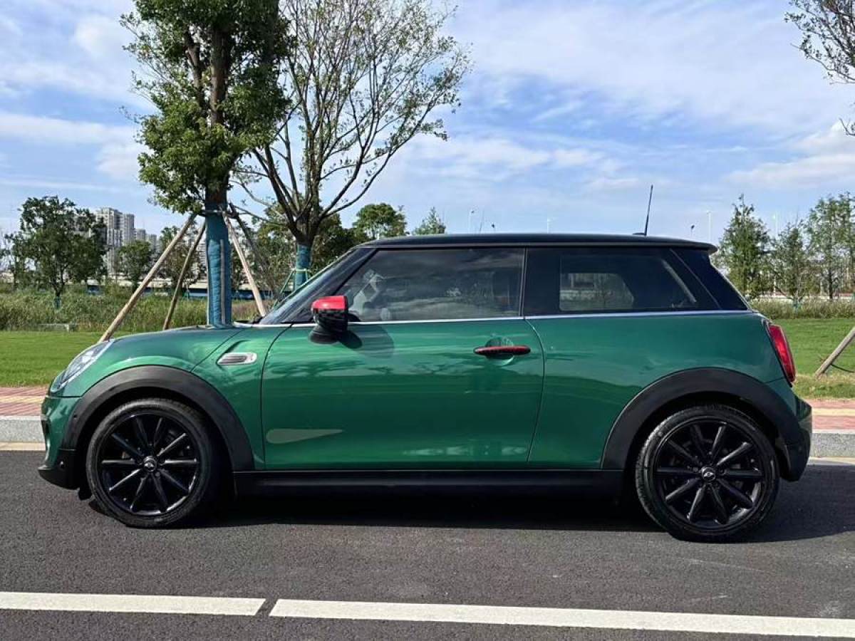 2020年9月MINI MINI  2020款 1.5T COOPER 藝術家