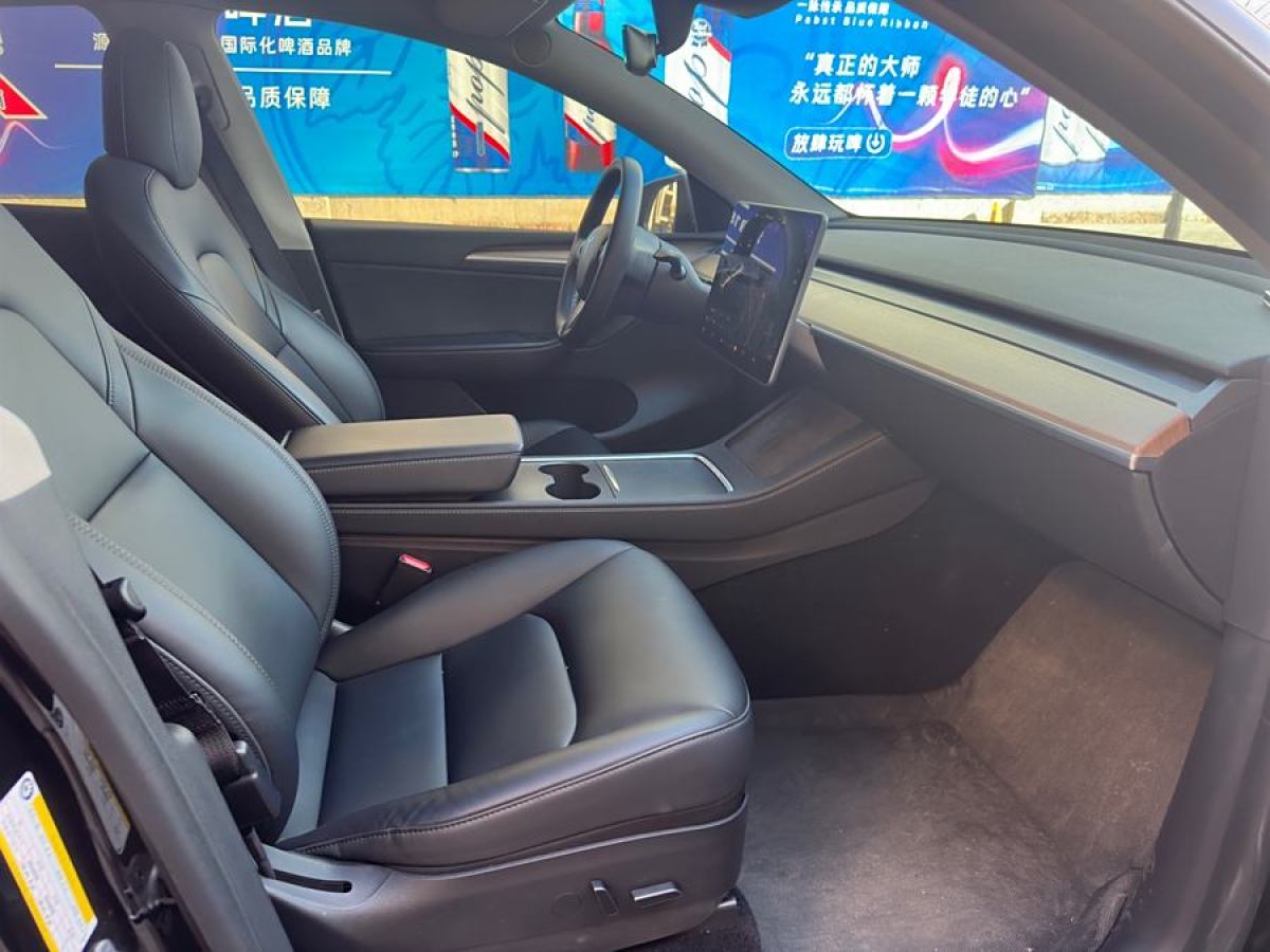 特斯拉 Model 3  2021款 改款 標(biāo)準(zhǔn)續(xù)航后驅(qū)升級(jí)版圖片