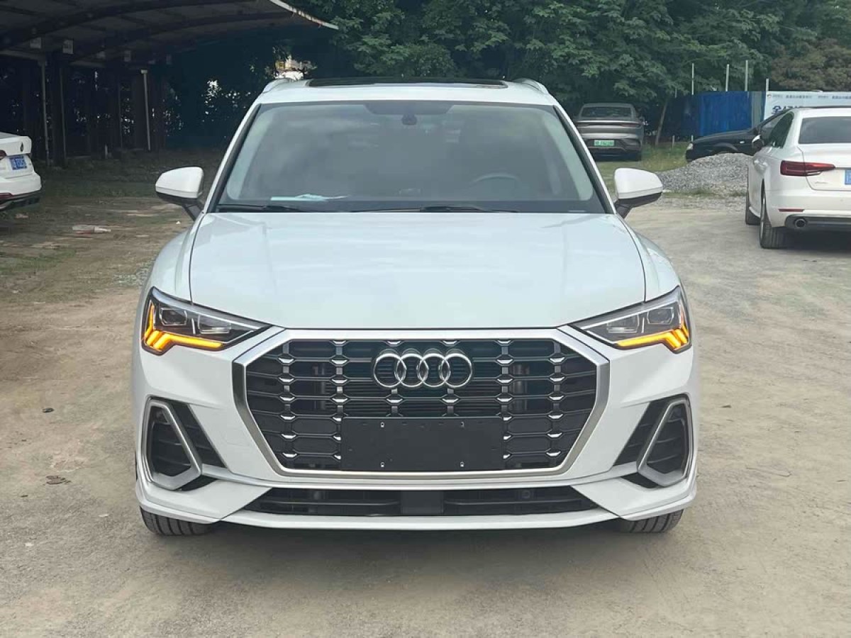奧迪 奧迪Q3  2020款 35 TFSI 時(shí)尚動(dòng)感型圖片