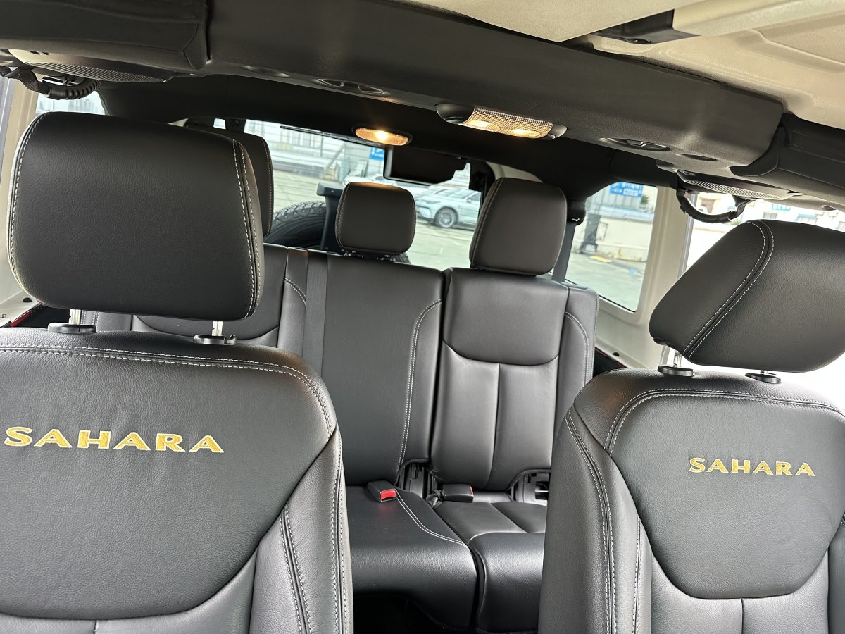 Jeep 牧馬人  2015款 3.0L Sahara 四門舒享版圖片