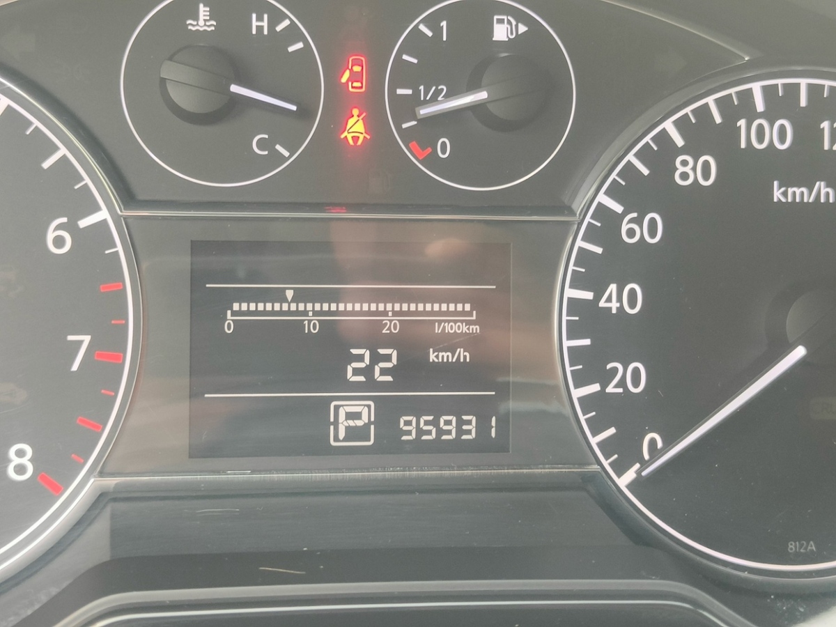 日產(chǎn) 騏達(dá)  2011款 1.6L CVT舒適型圖片