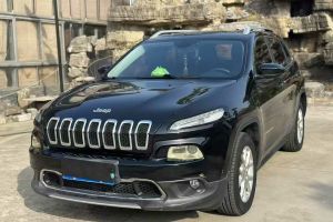 自由光 Jeep 2.0L 優(yōu)越版