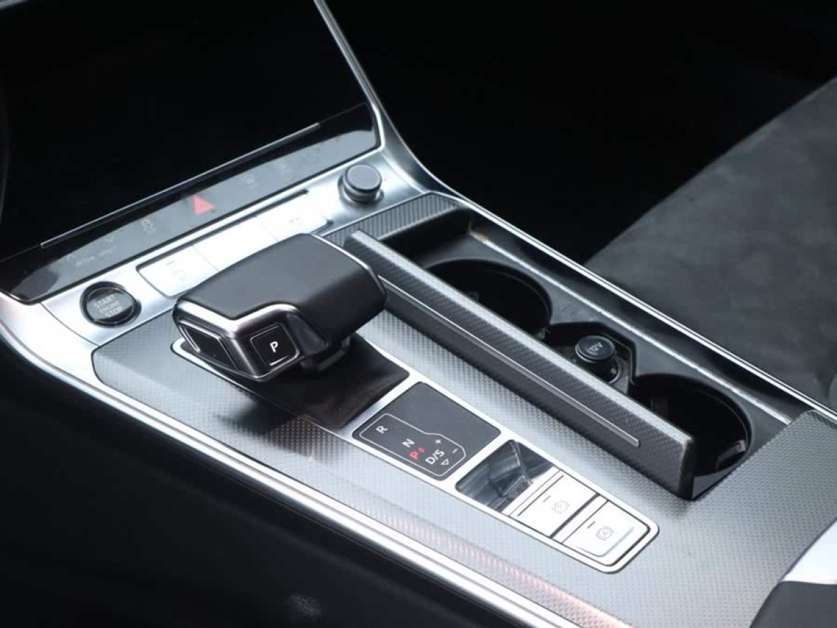 奧迪 奧迪A6L  2024款 40 TFSI 豪華動(dòng)感型圖片