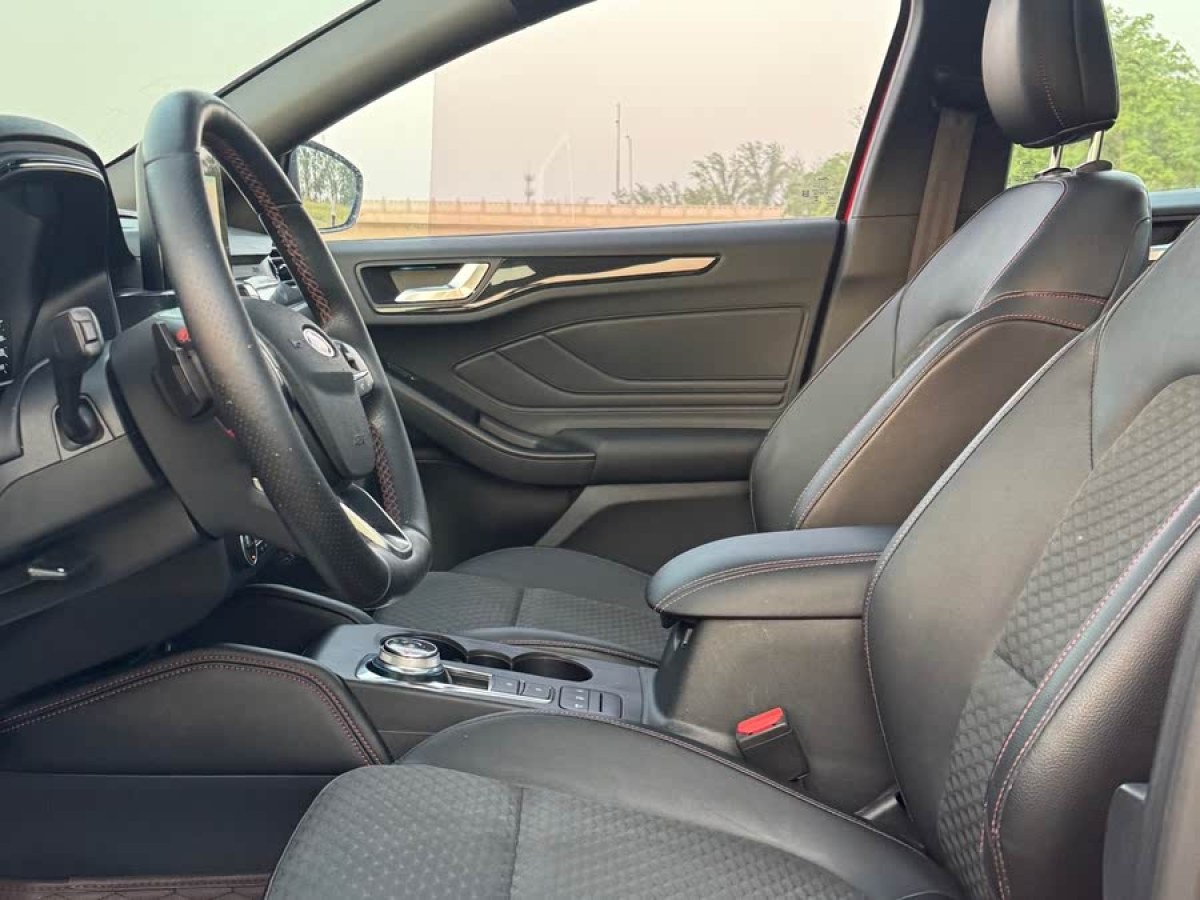 福特 ?？怂? 2020款 三廂 EcoBoost 180 自動(dòng)ST Line圖片