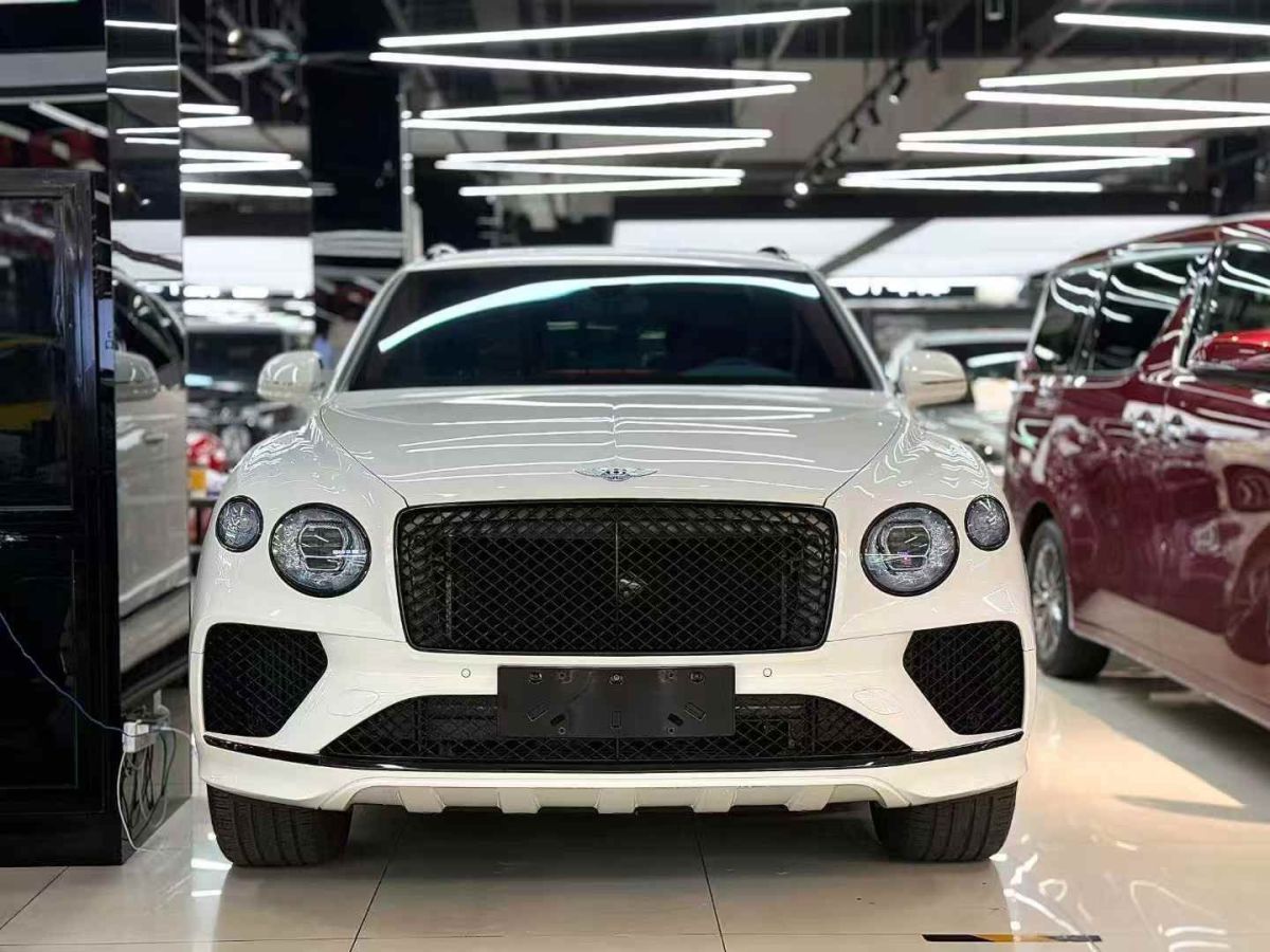 賓利 添越  2023款 4.0T V8 長(zhǎng)軸距版圖片