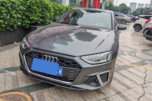 奥迪A4L 奥迪 45 TFSI quattro 臻选动感型