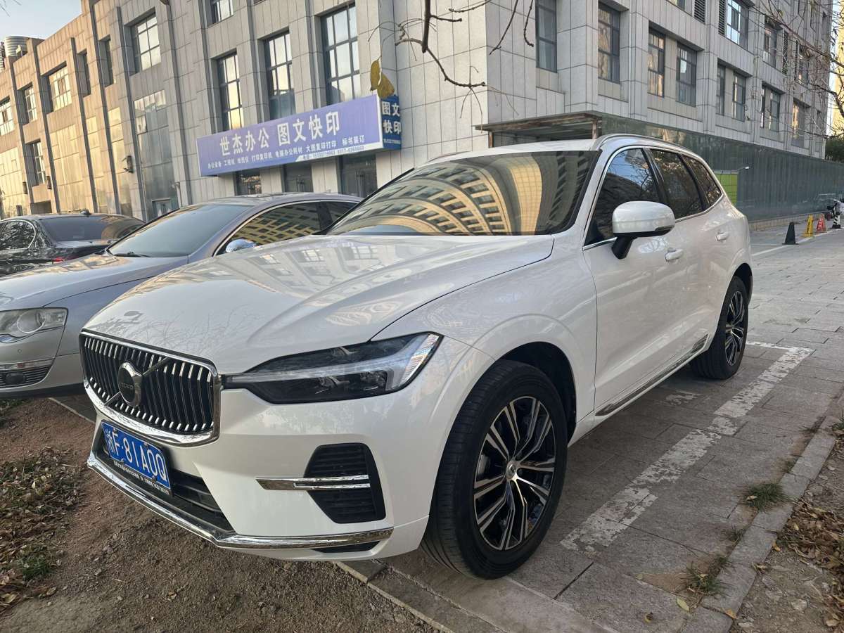 沃爾沃 XC60  2022款 B5 四驅(qū)智遠(yuǎn)豪華版圖片