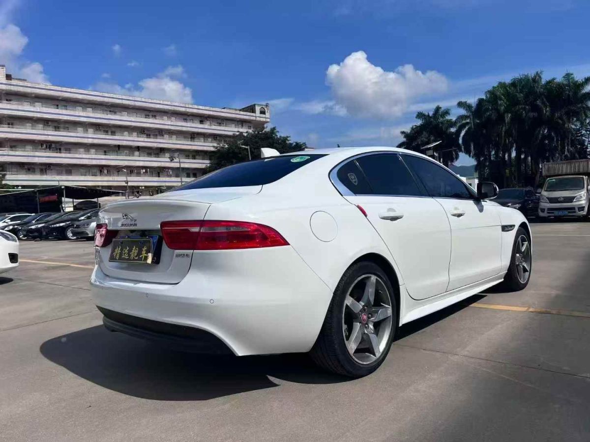 捷豹 XE 圖片