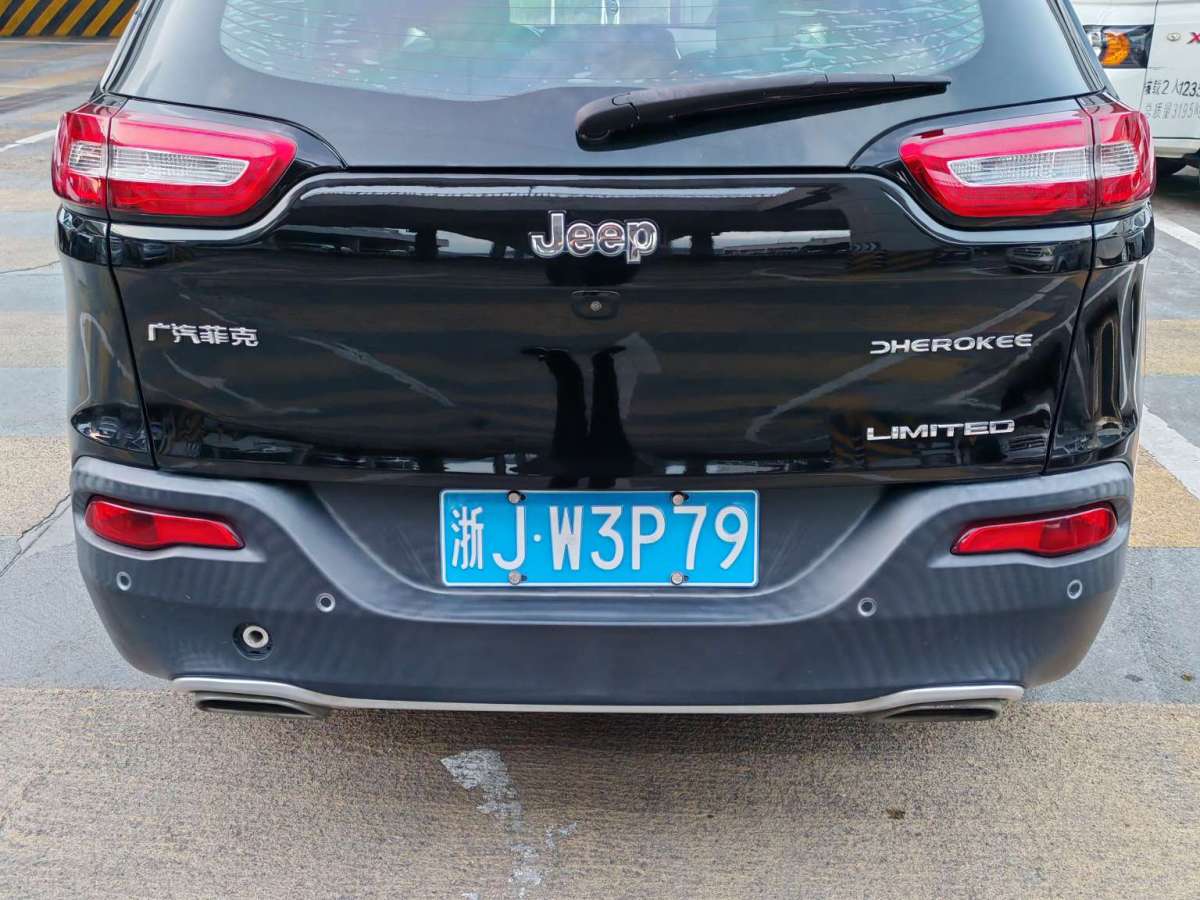 Jeep 自由光  2017款 2.4L 領(lǐng)先版圖片