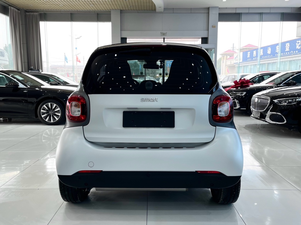 2019年10月smart fortwo  2019款 0.9T 66千瓦硬頂動(dòng)擎版 國(guó)VI