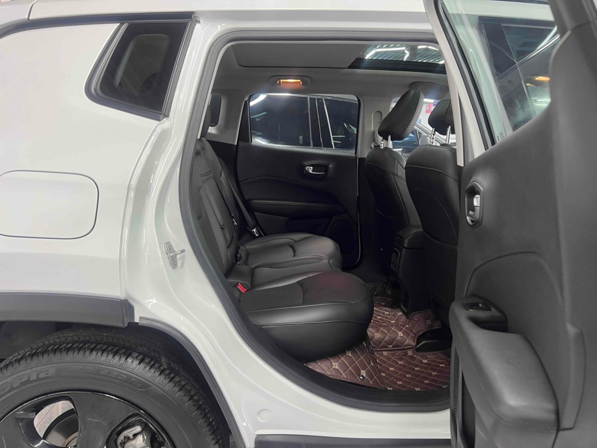 Jeep 指南者  2020款 220T 自動(dòng)夜鷹版圖片