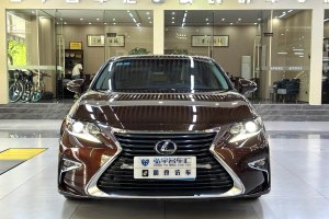 ES 雷克薩斯 300h 舒適版