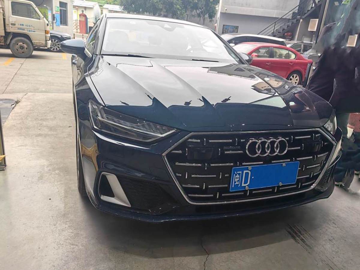 奧迪 奧迪A7L  2024款 45TFSI quattro S-line 見遠(yuǎn)型 流晶套裝圖片