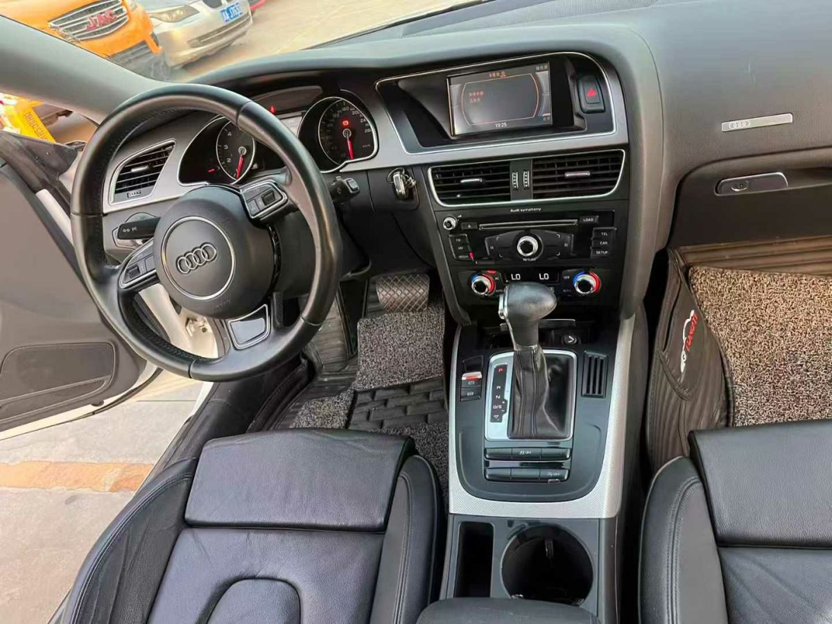 奧迪 奧迪A5  2014款 A5 Coupe 2.0TFSI 45TFSI Quattro 風(fēng)尚版圖片