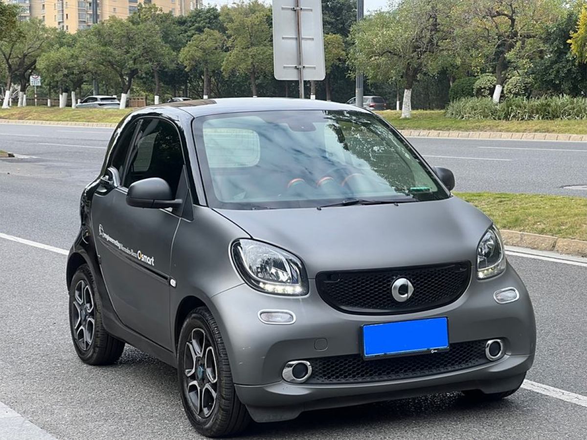 smart fortwo  2019款 0.9T 66千瓦硬頂動擎版 國VI圖片