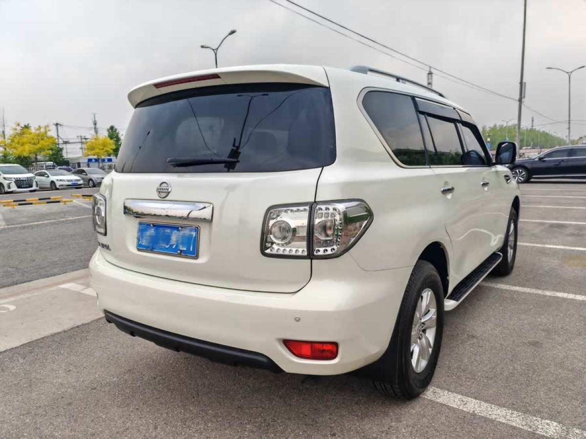 日產(chǎn) 途樂  2016款 5.6L 標準型圖片