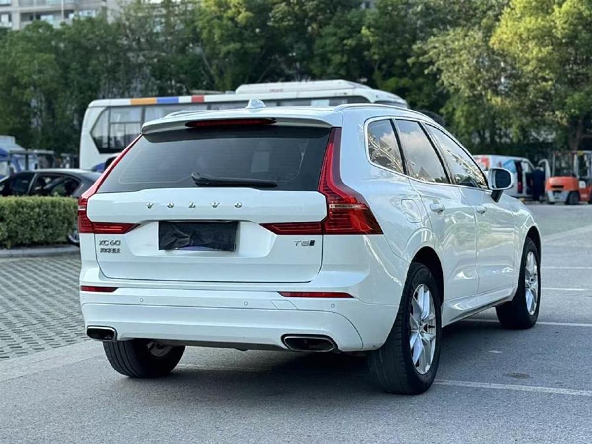 2019年5月沃爾沃 XC60  2019款  T5 四驅(qū)智逸版 國VI