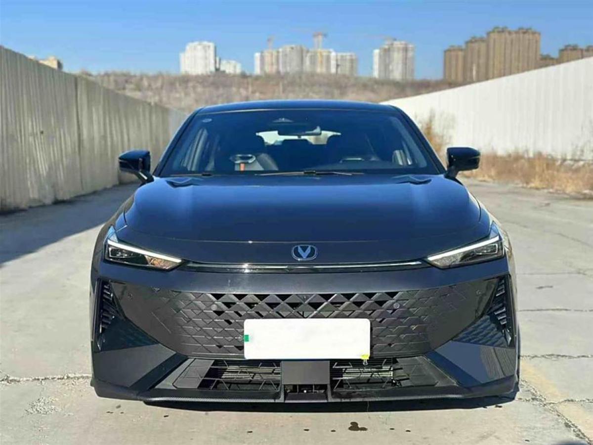 長(zhǎng)安 長(zhǎng)安UNI-V  2024款 1.5T 尊享型圖片