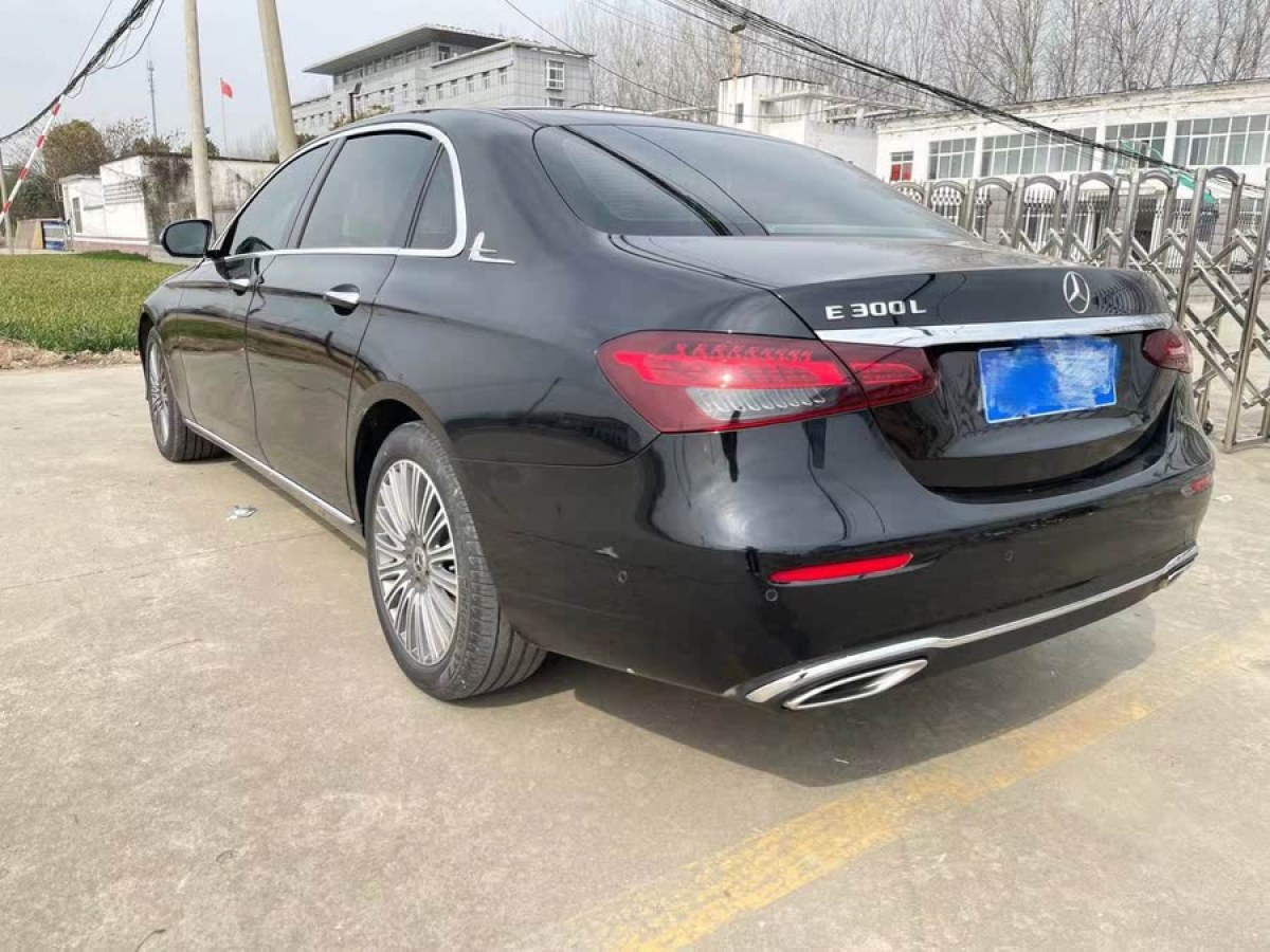 奔馳 奔馳E級(jí)  2023款 改款 E 300 L 時(shí)尚型圖片