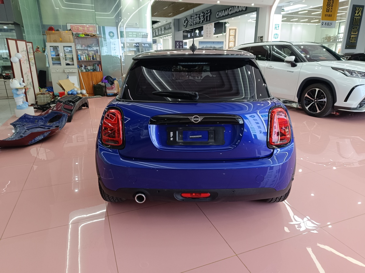 MINI COUNTRYMAN  2018款 1.5T COOPER 經(jīng)典派圖片