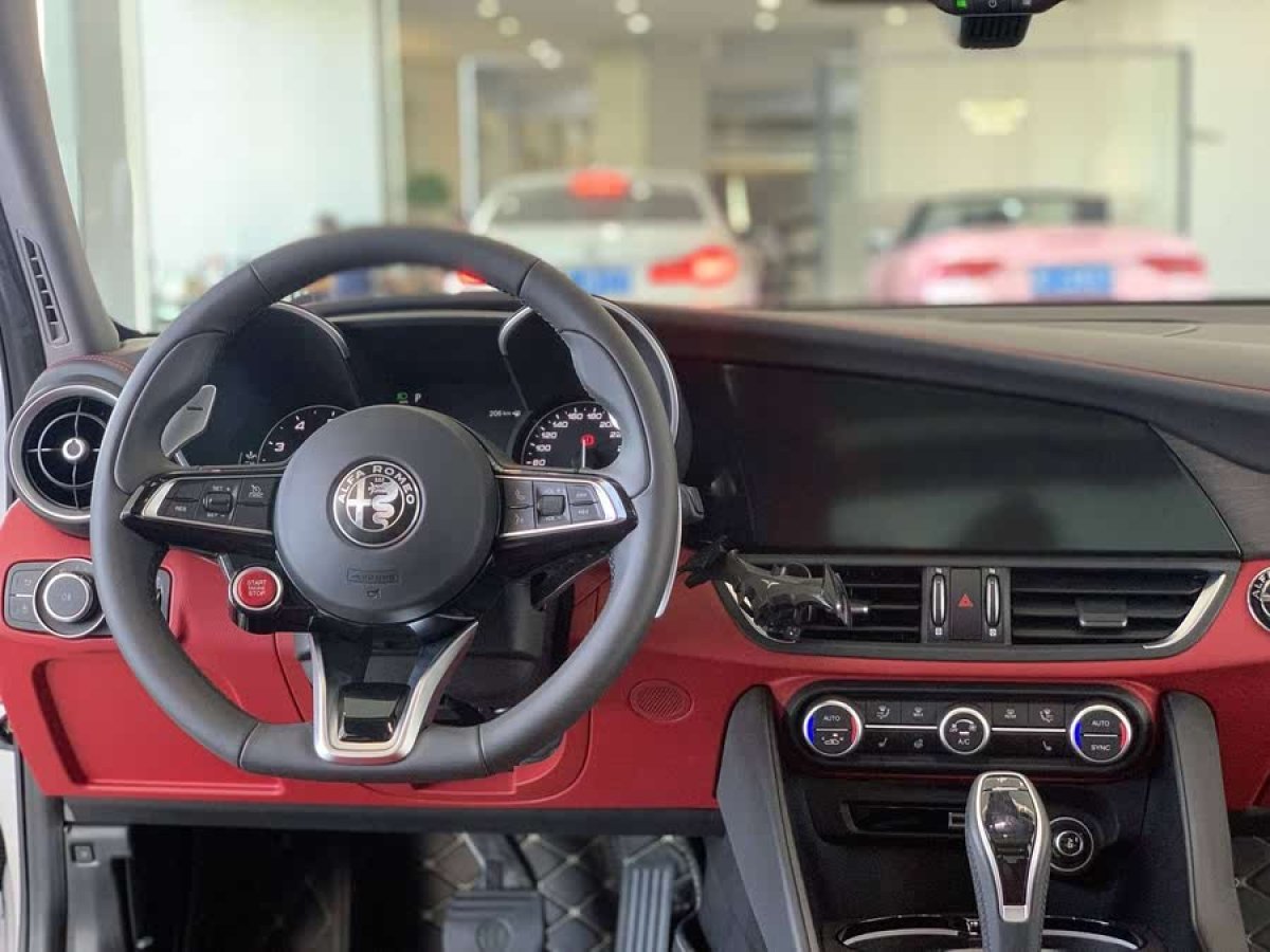 阿爾法·羅密歐 Giulia  2020款 2.0T 280HP 豪華版圖片