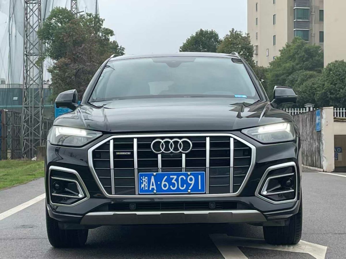 奧迪 奧迪Q5 e-tron  2023款 40 e-tron 星耀型 影武士版圖片