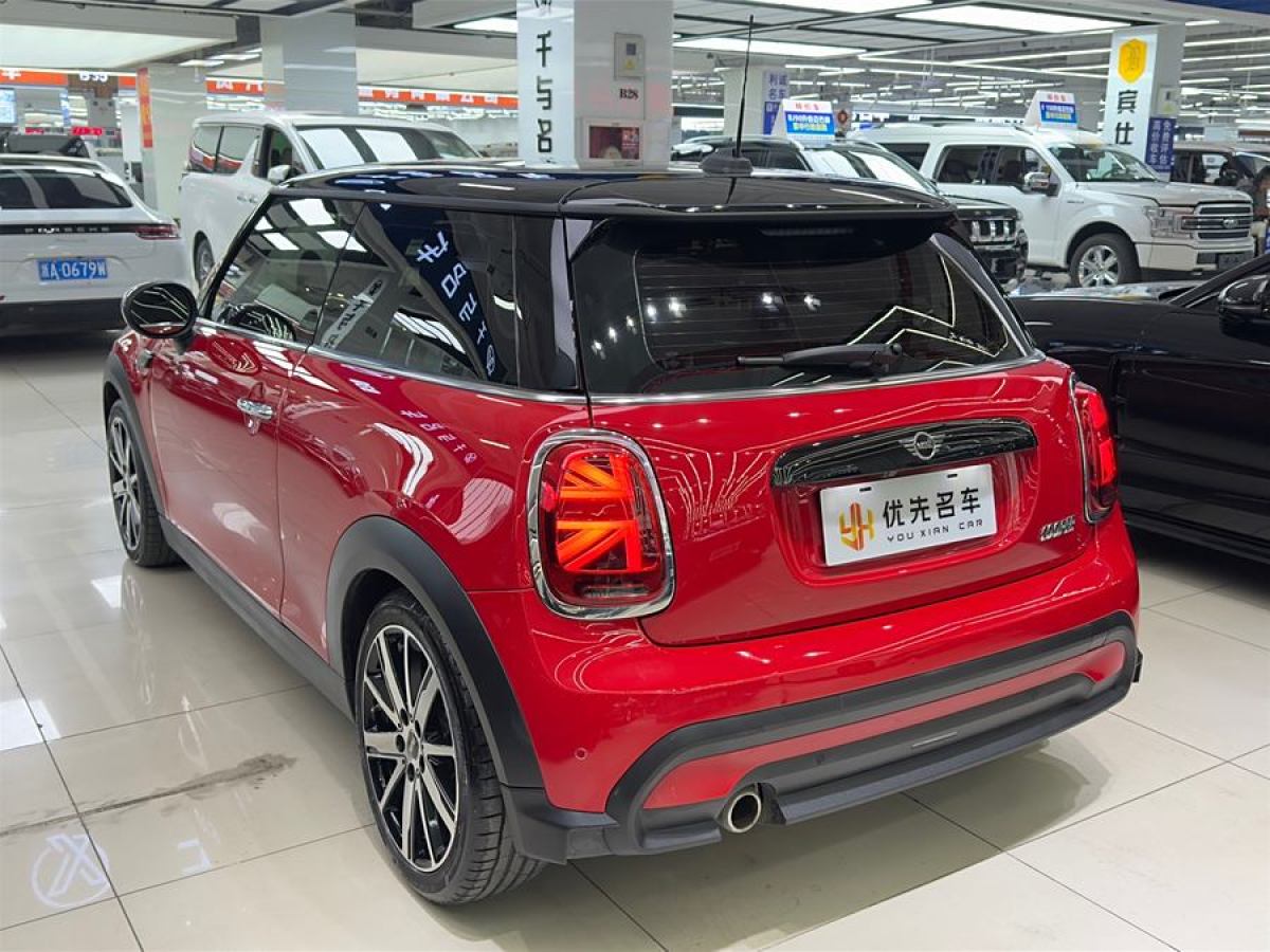 MINI MINI  2022款 改款 1.5T COOPER 藝術(shù)家圖片