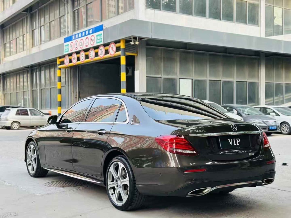 奔馳 奔馳E級(jí)  2017款 E 200 L 4MATIC圖片
