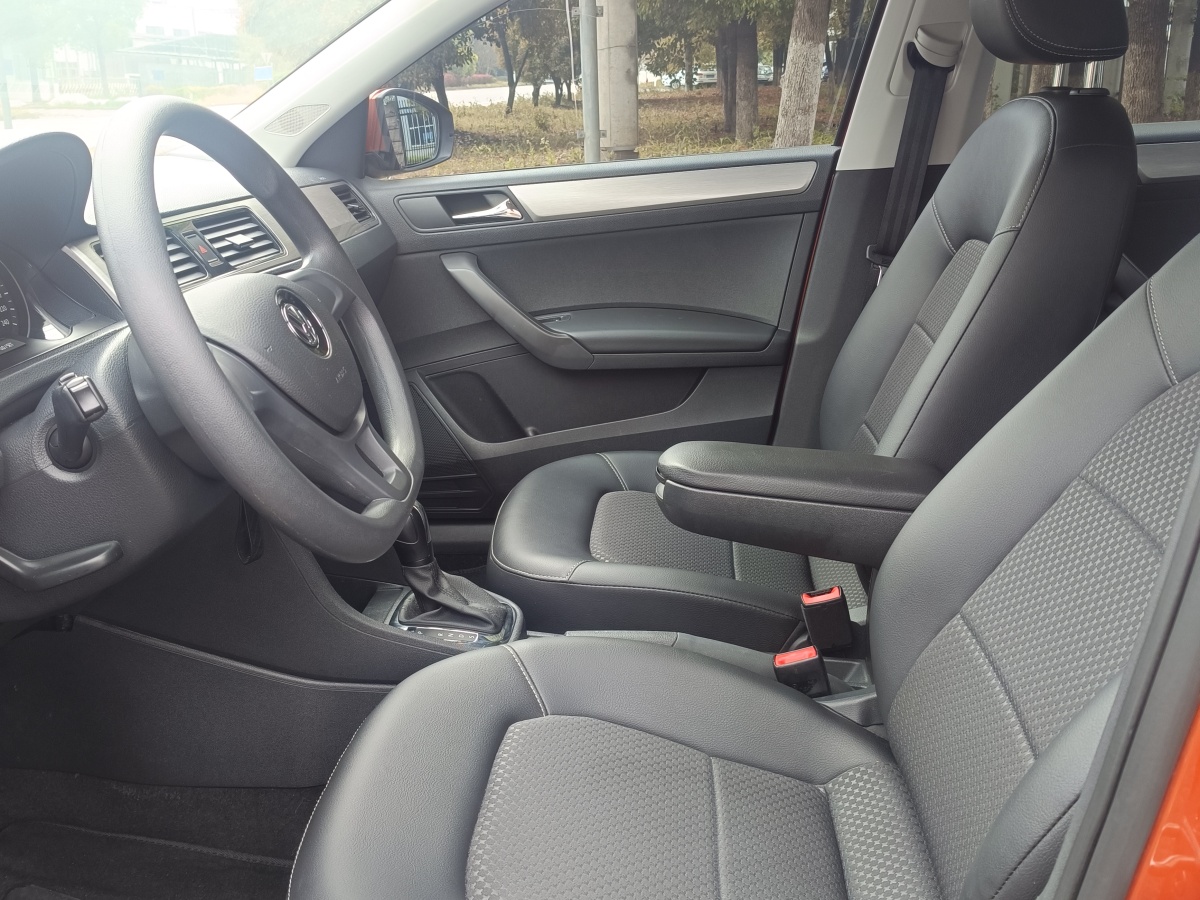 2015年10月大众 桑塔纳  2015款 浩纳 1.6L 自动舒适型
