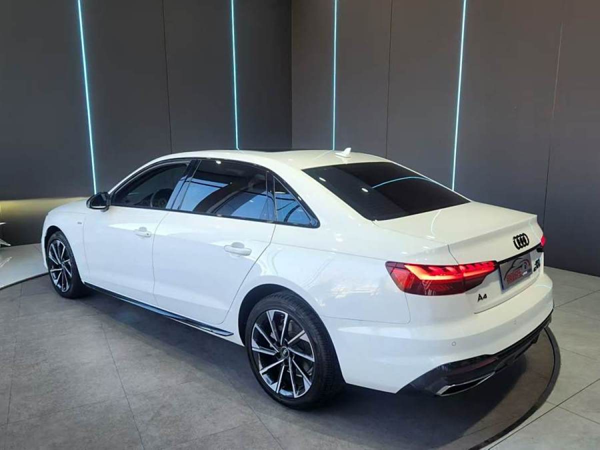 奧迪 奧迪A4L  2022款 40 TFSI 豪華動感型圖片