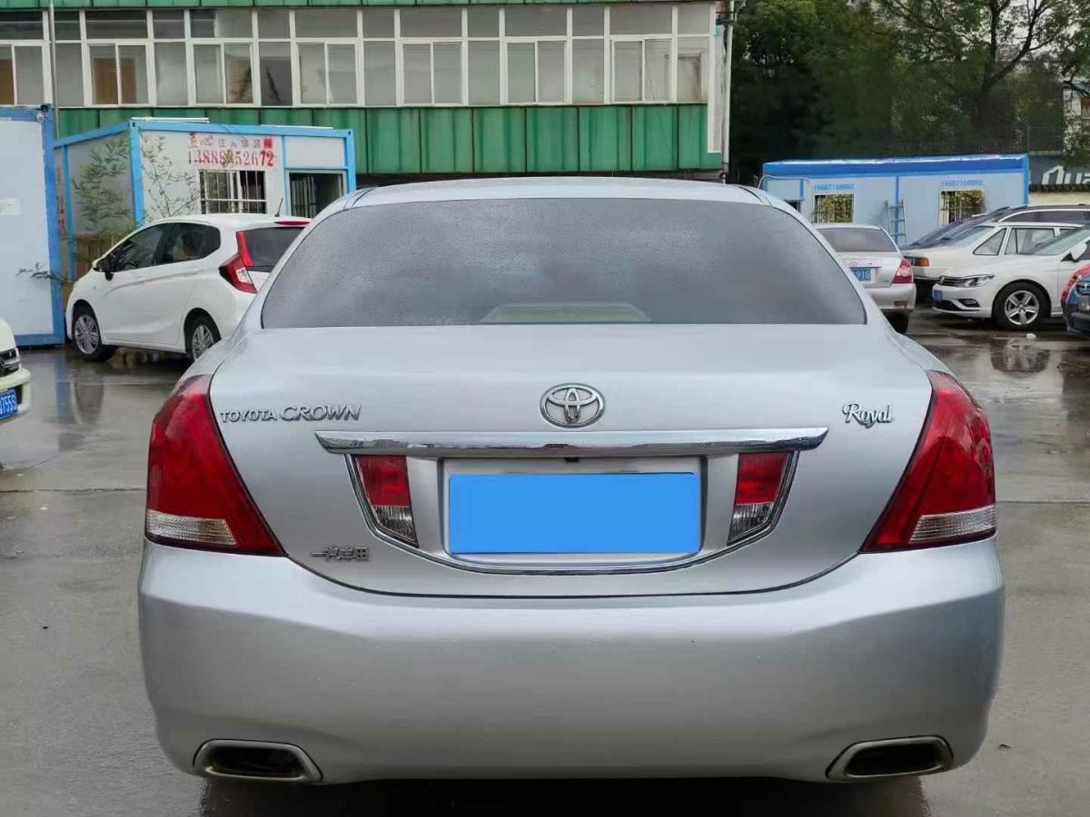 2010年5月豐田 皇冠  2010款 2.5L Royal 真皮導(dǎo)航版