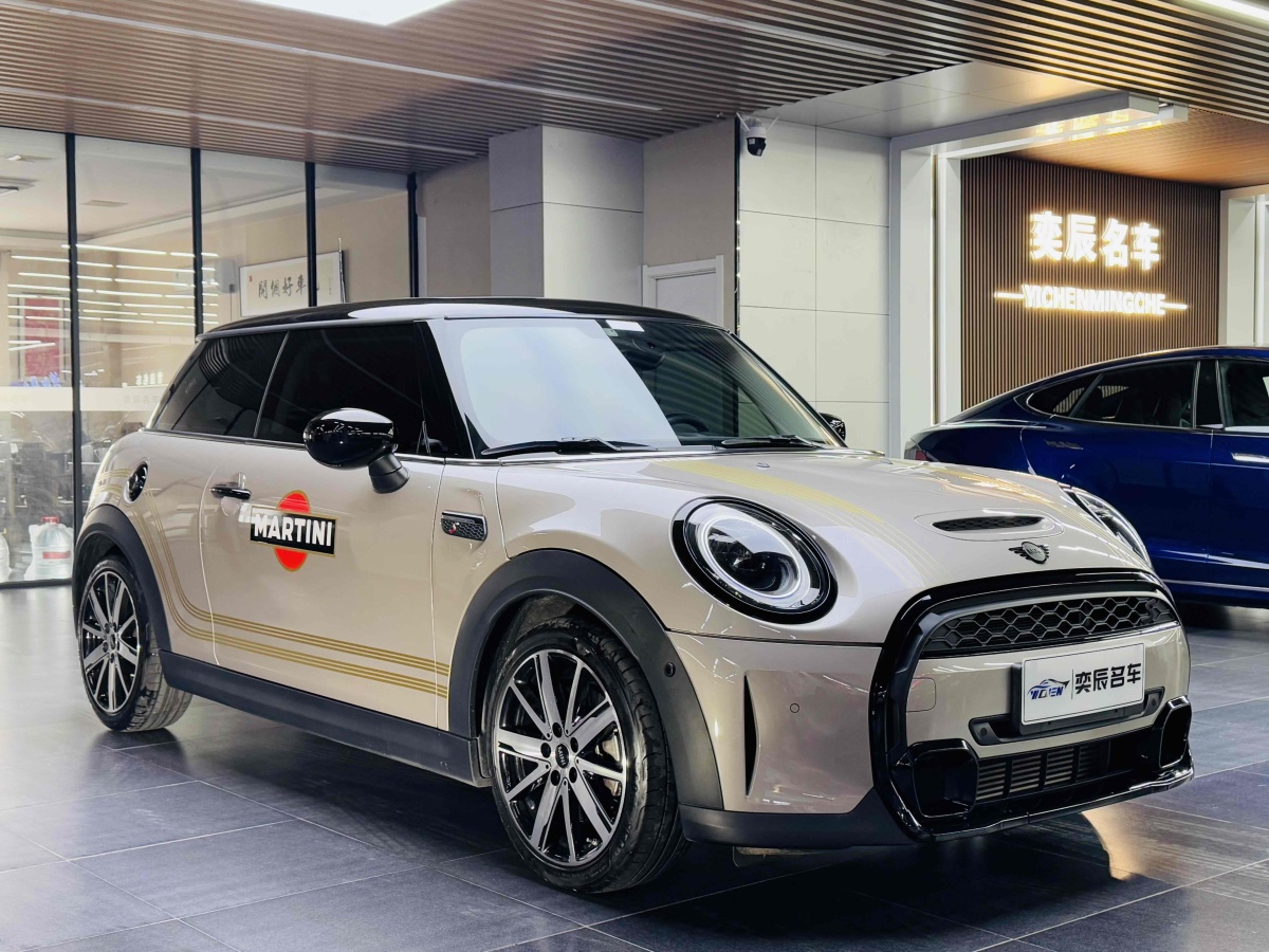 MINI MINI  2022款 改款 2.0T COOPER S 經(jīng)典派圖片