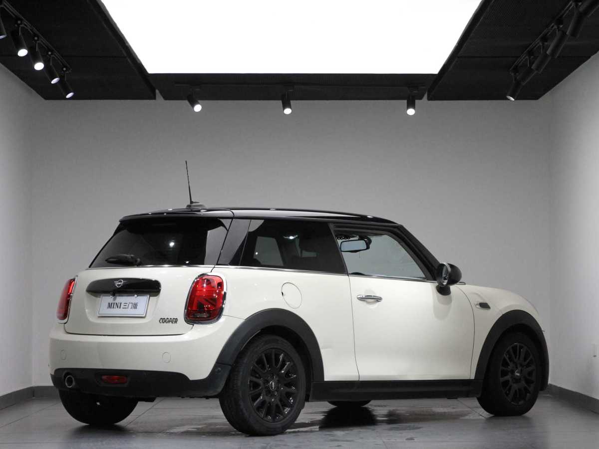 MINI COUNTRYMAN  2018款 1.5T COOPER 經(jīng)典派圖片