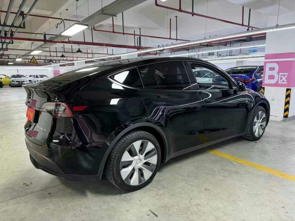 特斯拉 Model 3  2023款 后輪驅(qū)動版圖片