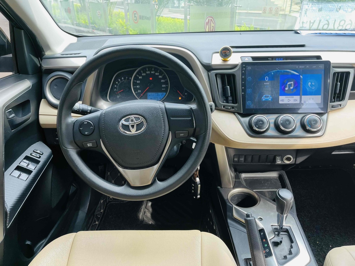 2014年9月丰田 RAV4  2018款 荣放 2.0L CVT两驱都市版