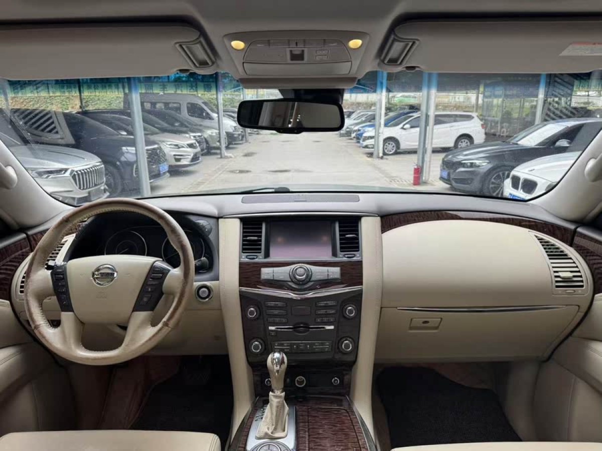 日產(chǎn) 途樂  2016款 5.6L 標(biāo)準(zhǔn)型圖片