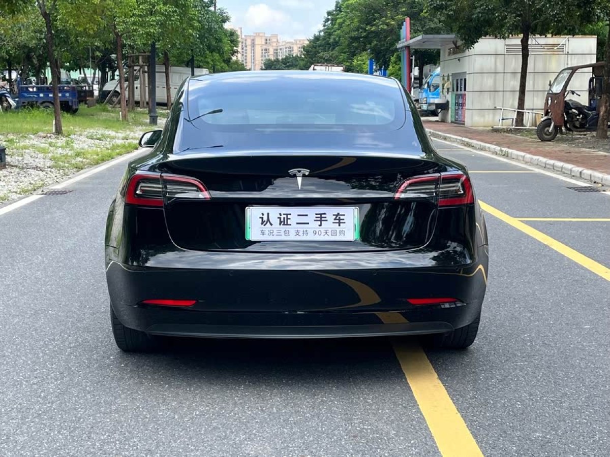 特斯拉 Model 3  2021款 改款 標(biāo)準(zhǔn)續(xù)航后驅(qū)升級(jí)版圖片