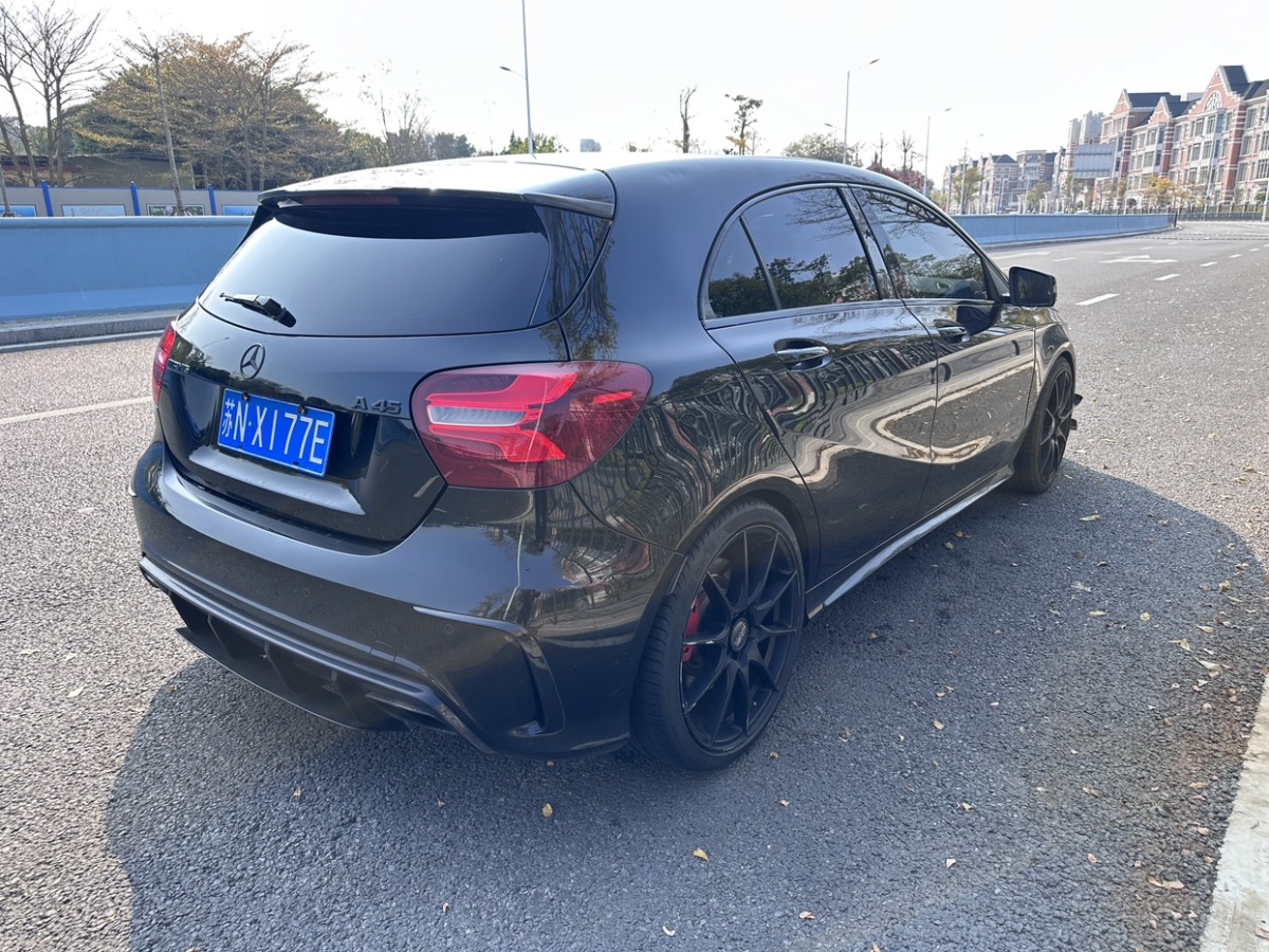 奔馳 奔馳A級AMG  2017款 AMG A 45 4MATIC 暗夜雷霆限量版圖片