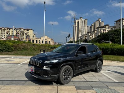 2021年2月 Jeep 自由光 2.0L 兩驅(qū)經(jīng)典運(yùn)動版圖片