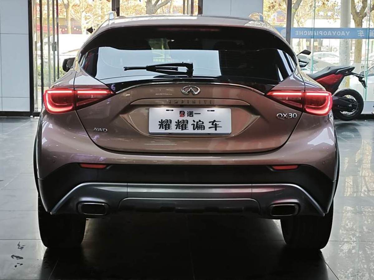 英菲尼迪 QX30  2018款 2.0T 四驅(qū)運動版圖片