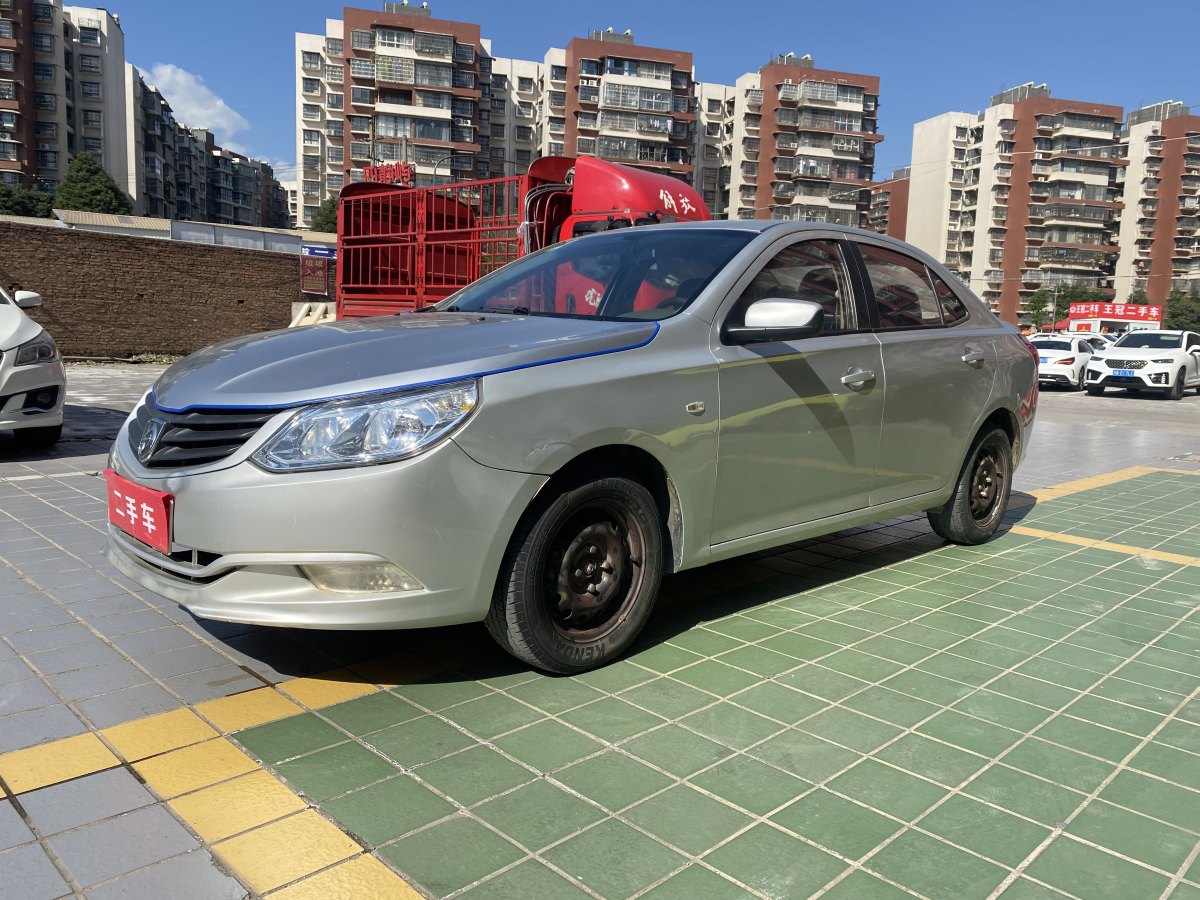 寶駿 630  2011款 1.5L 手動(dòng)標(biāo)準(zhǔn)型圖片