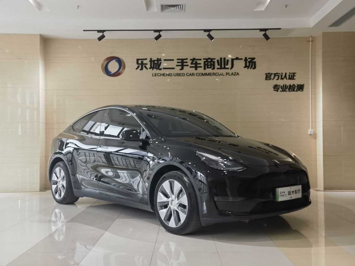 特斯拉 Model Y  2021款 改款 標(biāo)準(zhǔn)續(xù)航后驅(qū)升級版圖片