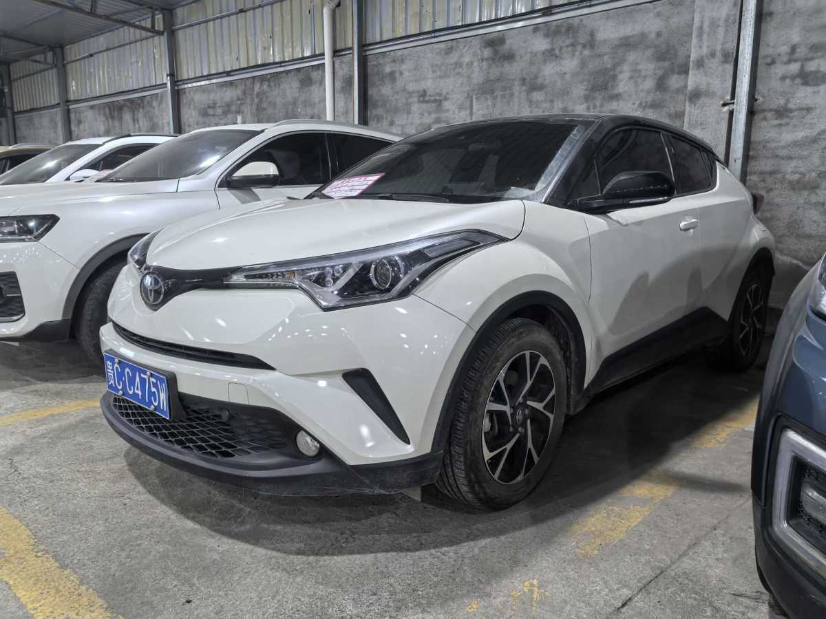 豐田 C-HR  2020款 2.0L 領(lǐng)先版圖片