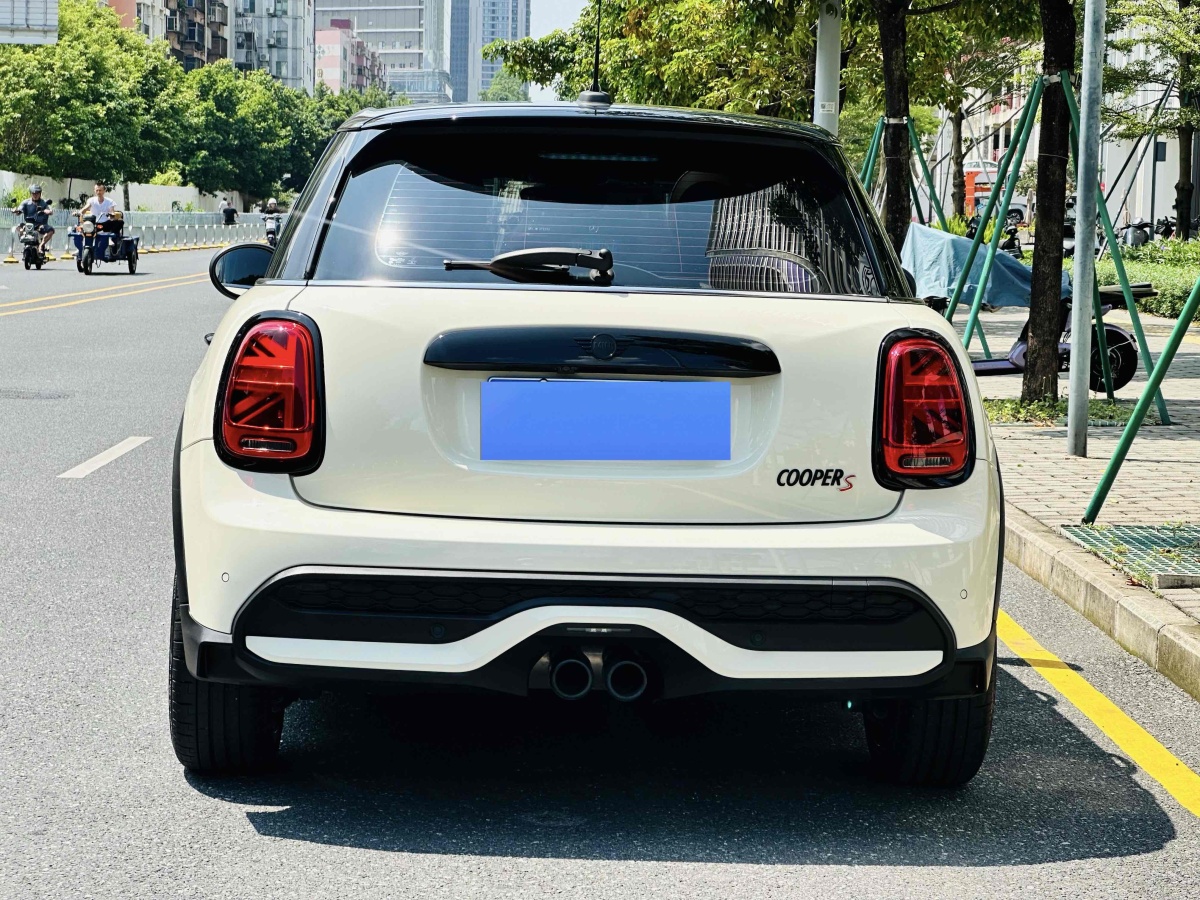 MINI MINI  2023款 2.0T COOPER S 藝術(shù)家 五門版圖片