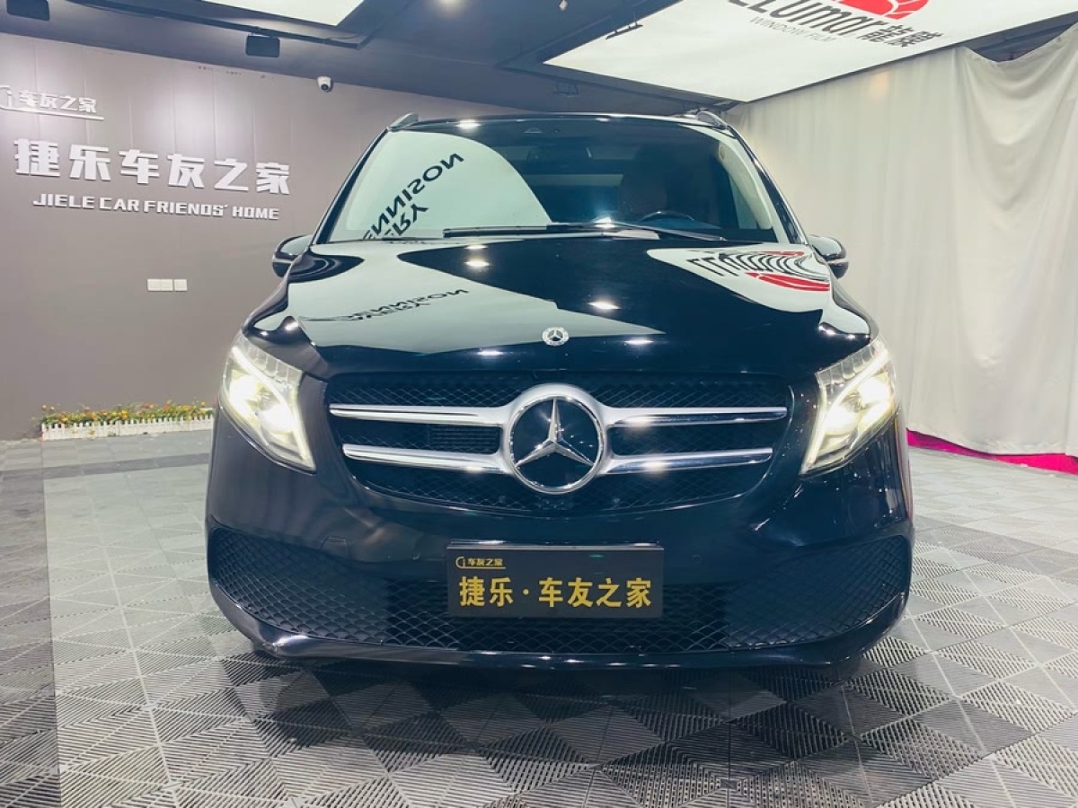 奔馳 V級(jí)  2021款 V 260 領(lǐng)航版圖片