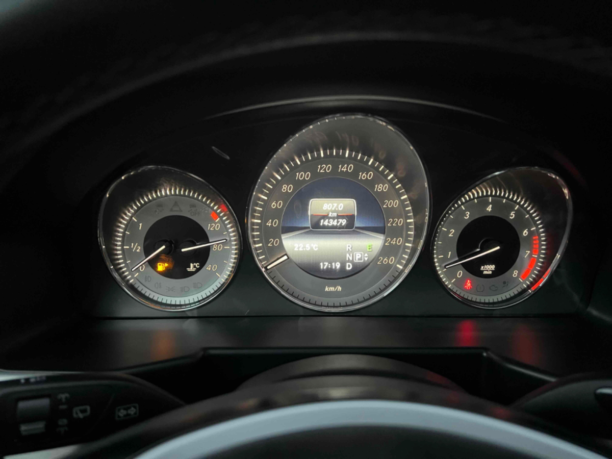 2014年1月奔驰 奔驰GLK级  2013款 GLK 300 4MATIC 动感天窗型
