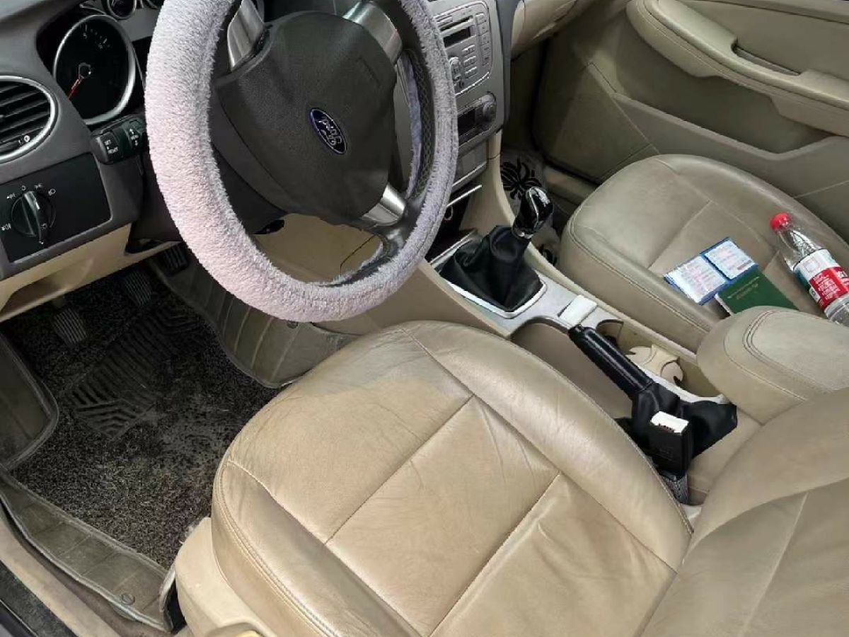 福特 ?？怂? 2013款 2.0T ST 標(biāo)準(zhǔn)版圖片