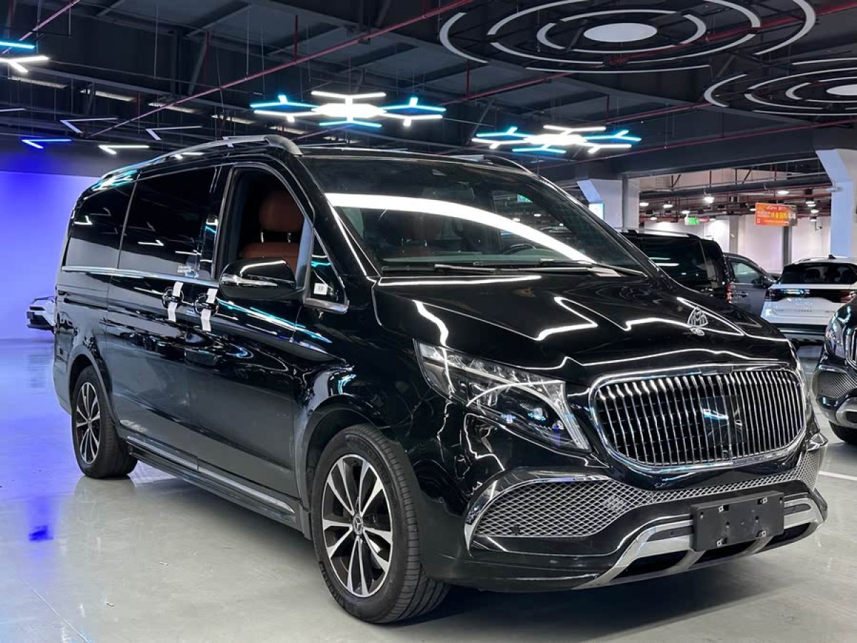 奔馳 V級(jí)  2022款 V 260 領(lǐng)航版圖片
