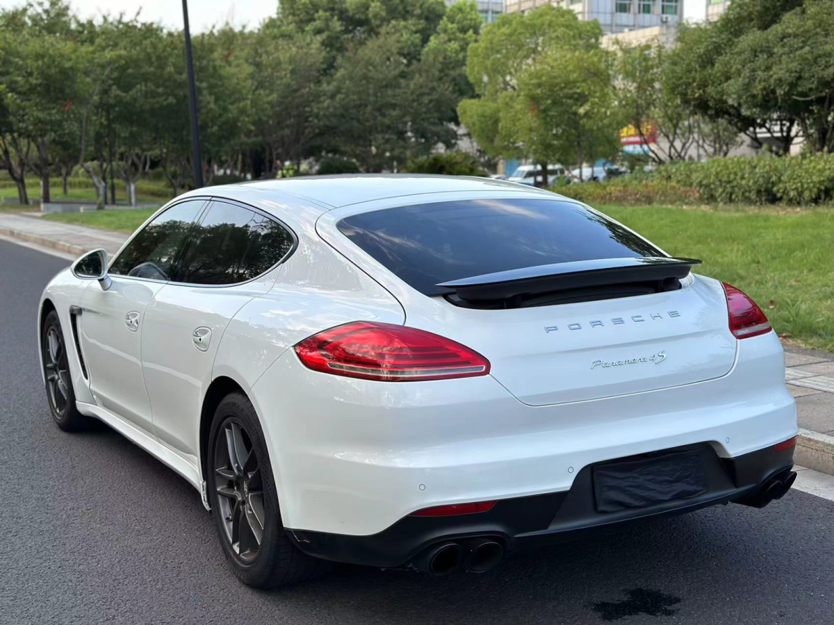 2014年5月保時(shí)捷 Panamera  2014款 Panamera 4 3.0T