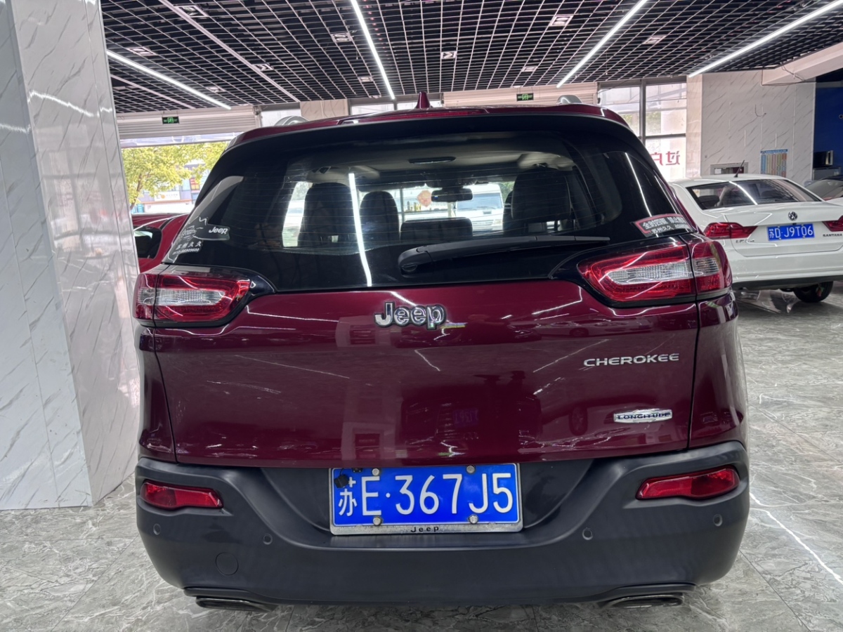Jeep 自由光  2016款 2.4L 領(lǐng)先版圖片